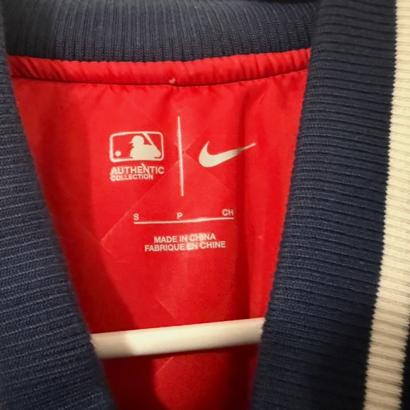 Atlanta Braves Nike Jacket - Picture 4 of 5